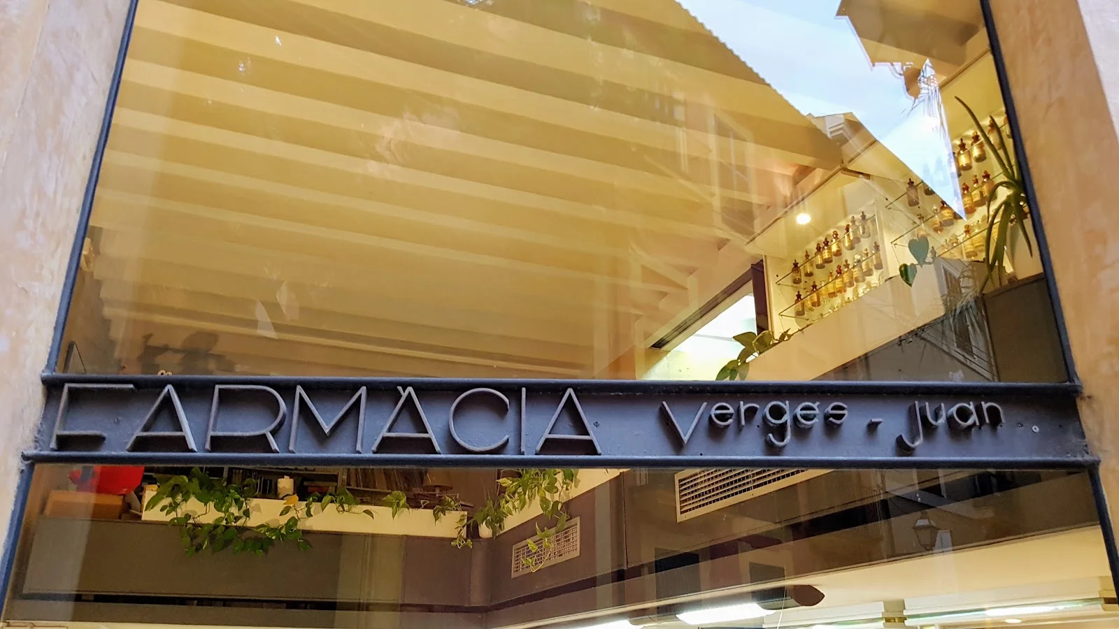 Farmàcia La Pau - Bild 1