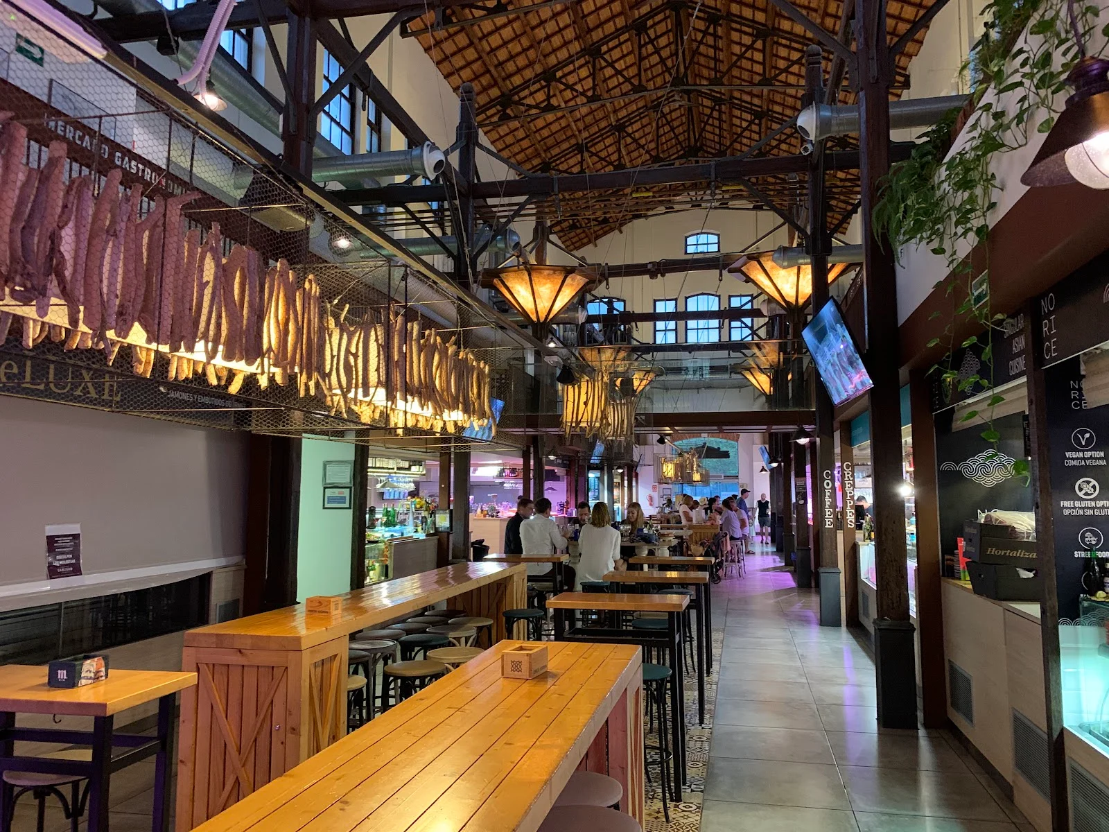 Cultural Comercial Centre s’Escorxador - Bild 3