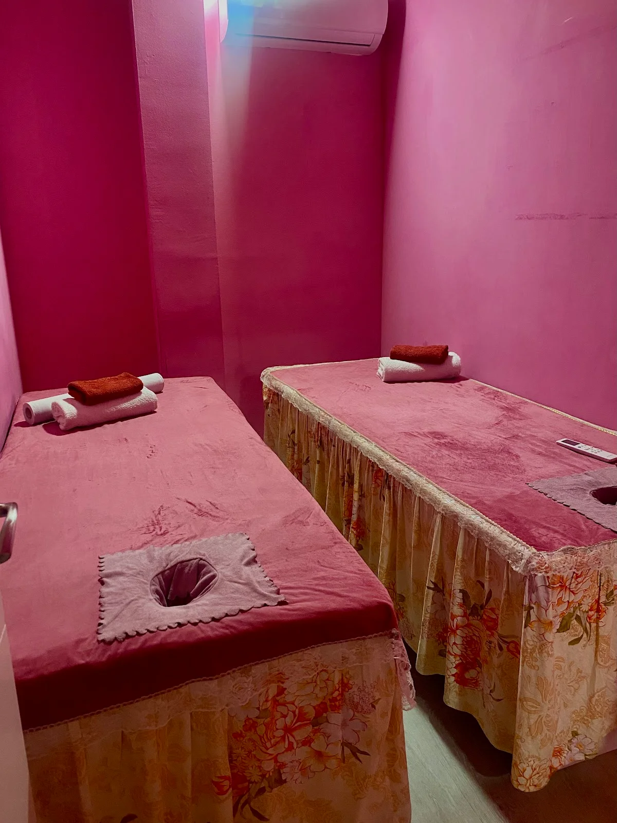 MASSAGE CENTER - Bild 4