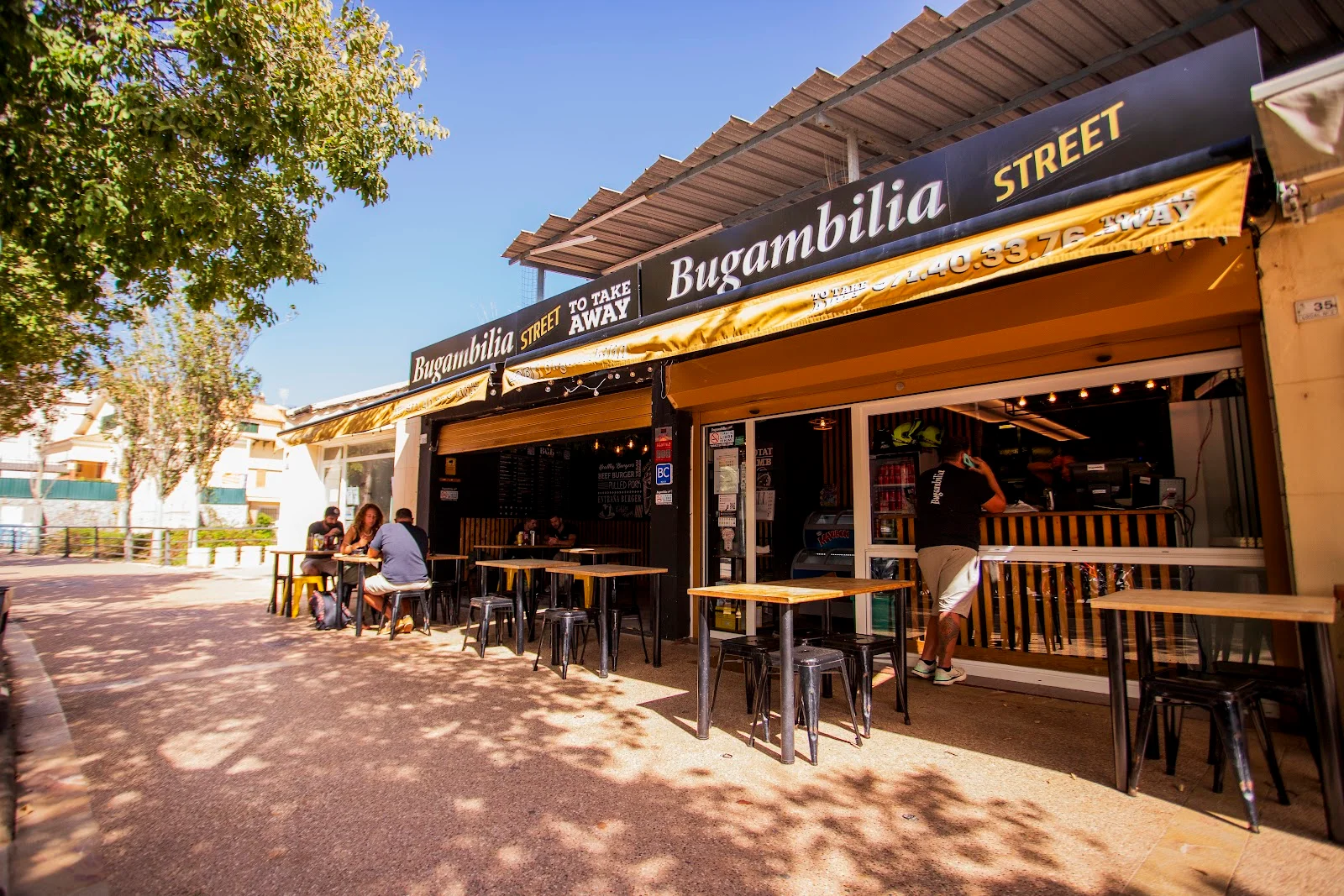 Bugambilia street - Bild 1