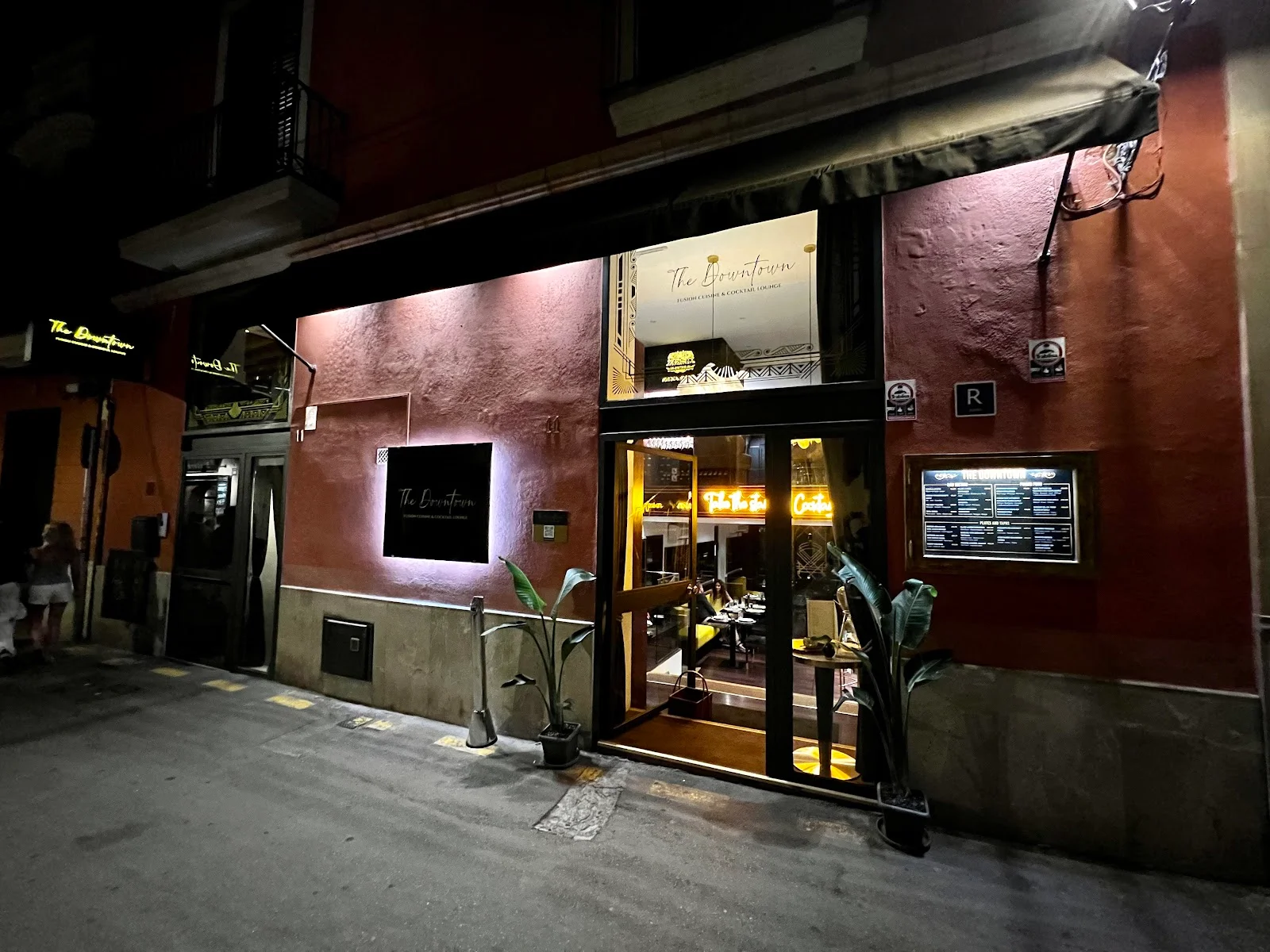 The Downtown Fusion Cuisine & Cocktail Lounge - Bild 2