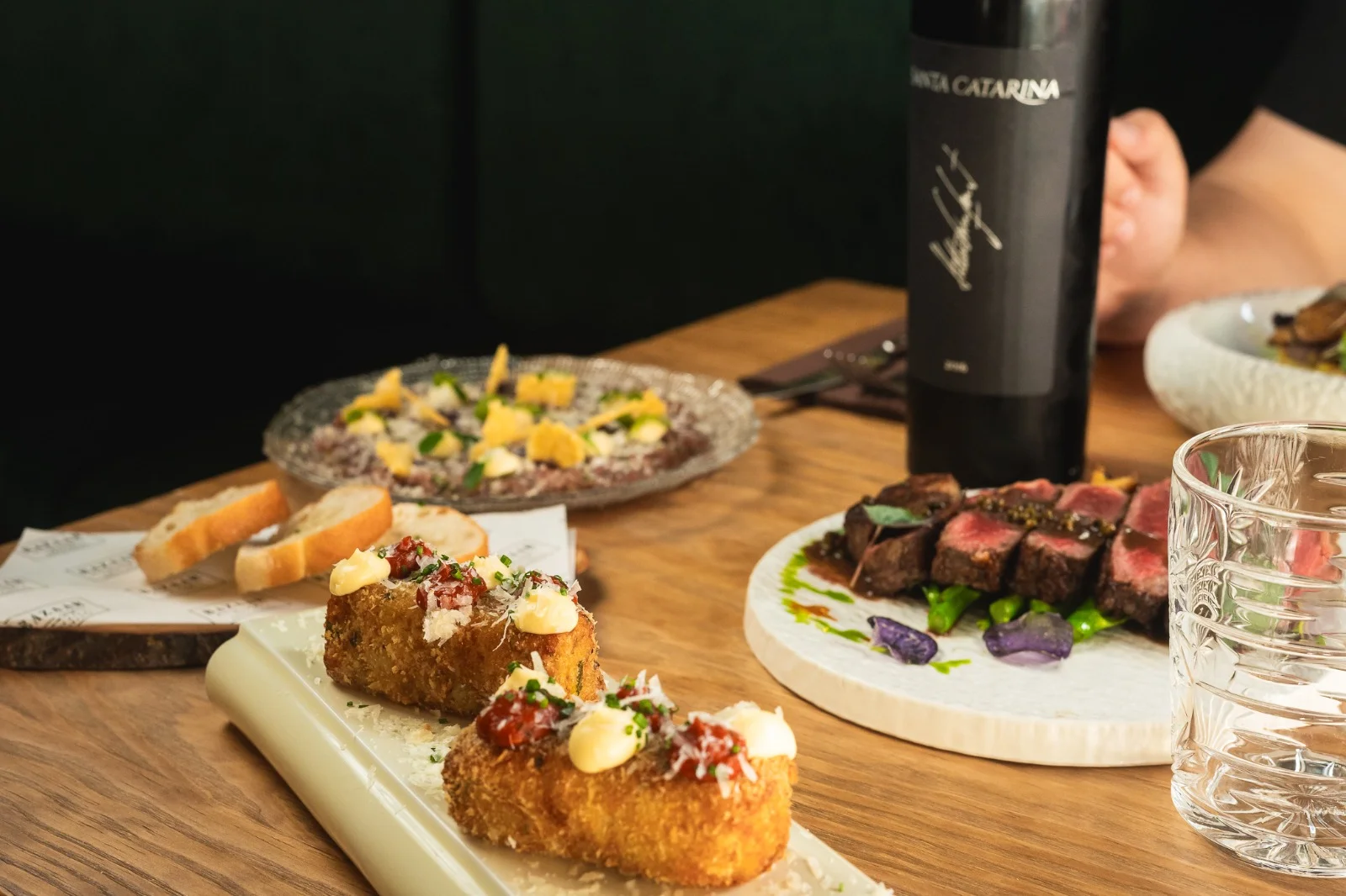 The Downtown Fusion Cuisine & Cocktail Lounge - Bild 10