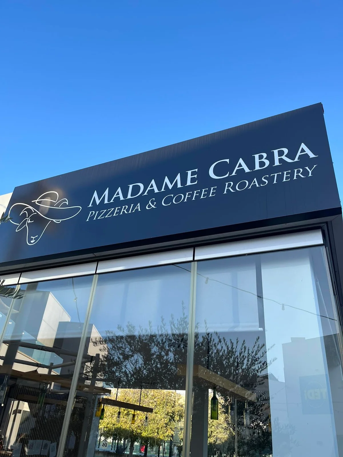 Madame Cabra Pizzería & Coffee Roastery - Bild 1