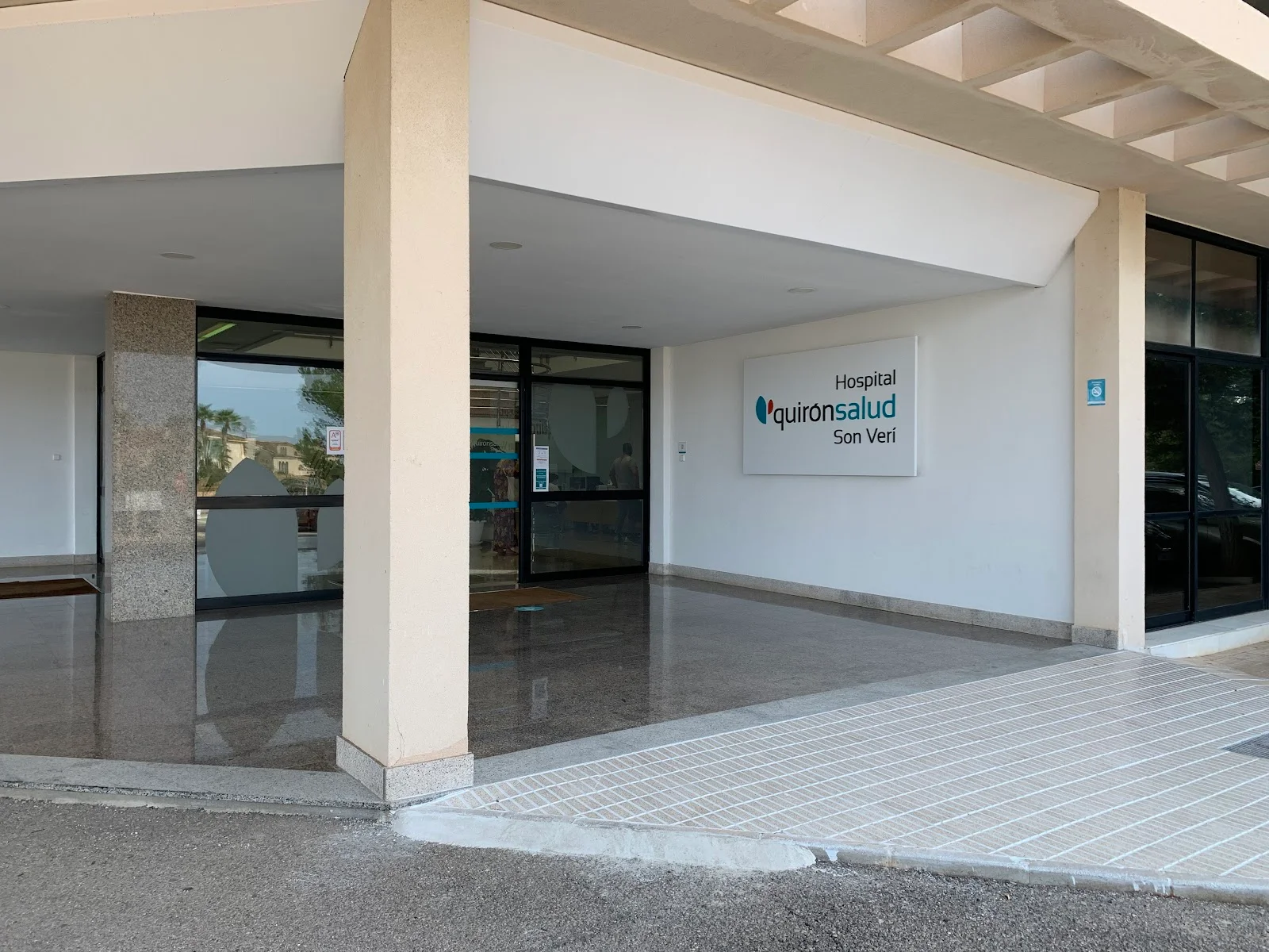 Hospital QuirónSalud Son Verí - Bild 9