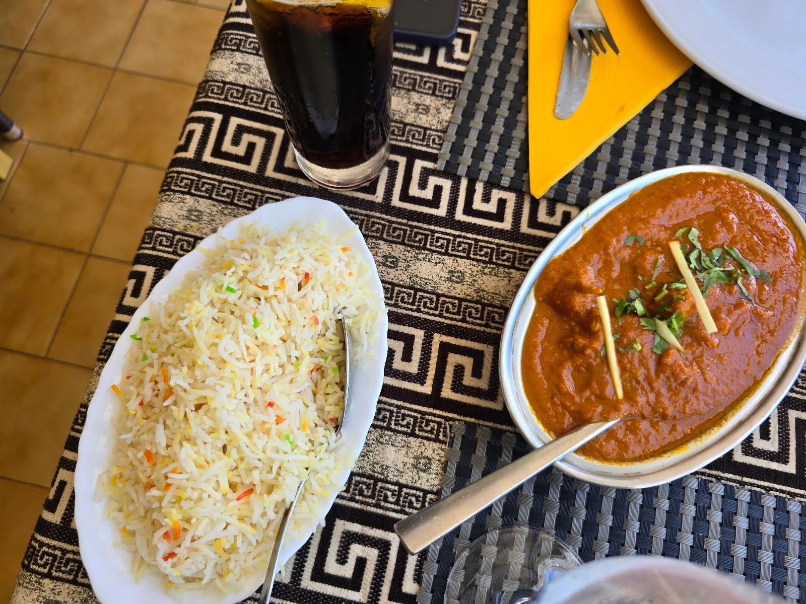 MAHARAJ INDIAN PAKISTANI RESTAURANT - Bild 2