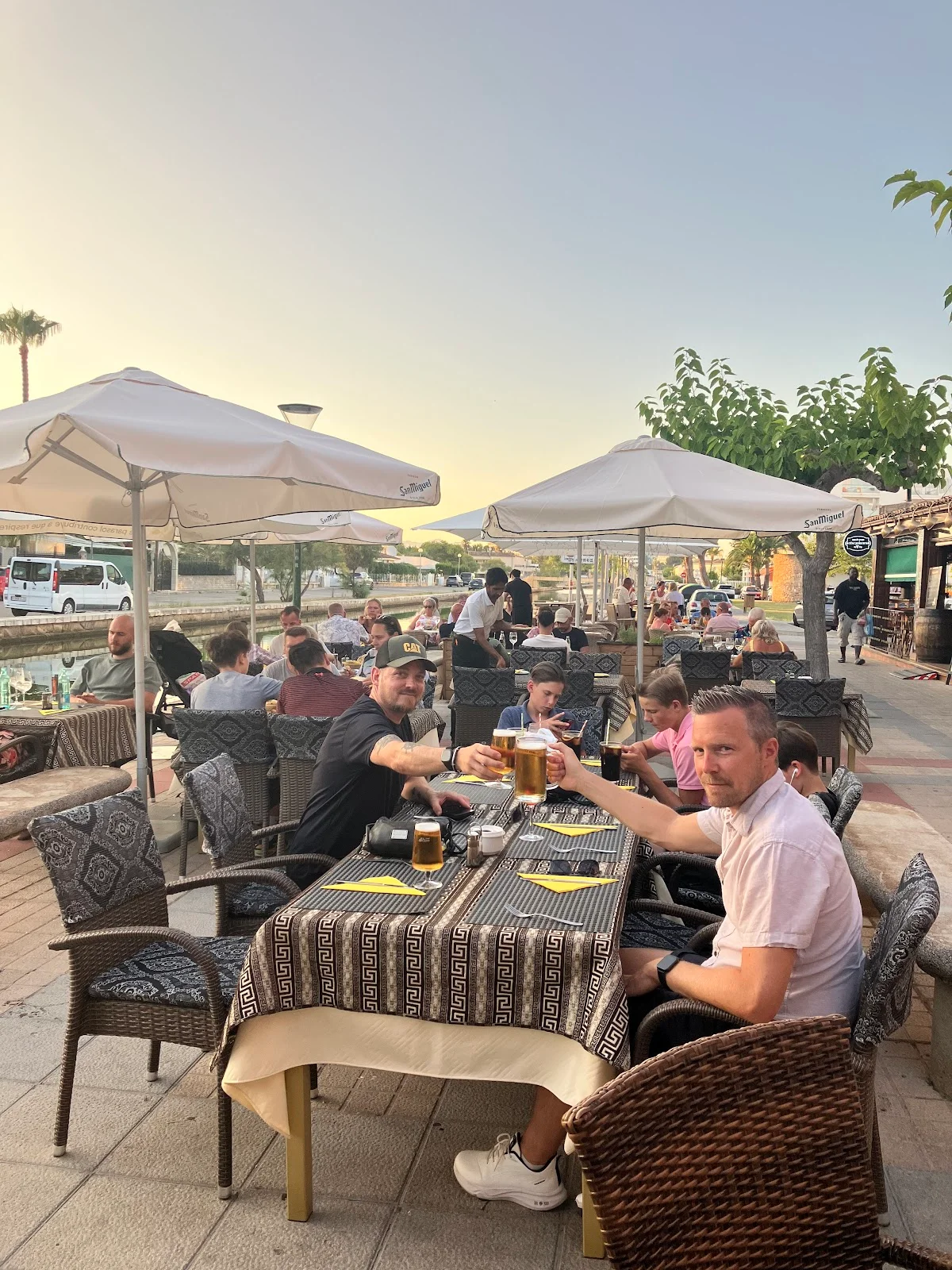 MAHARAJ INDIAN PAKISTANI RESTAURANT - Bild 9