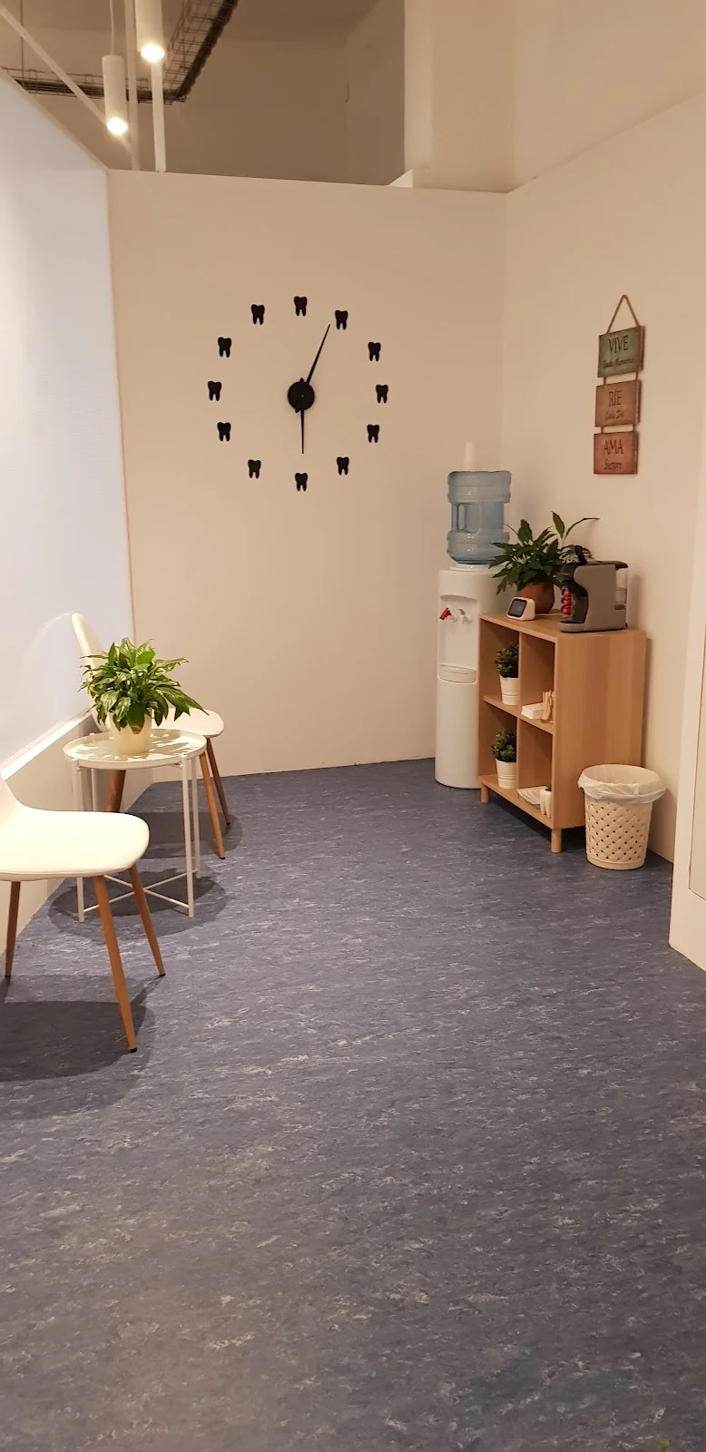 Clínica Dental Odident - Bild 7