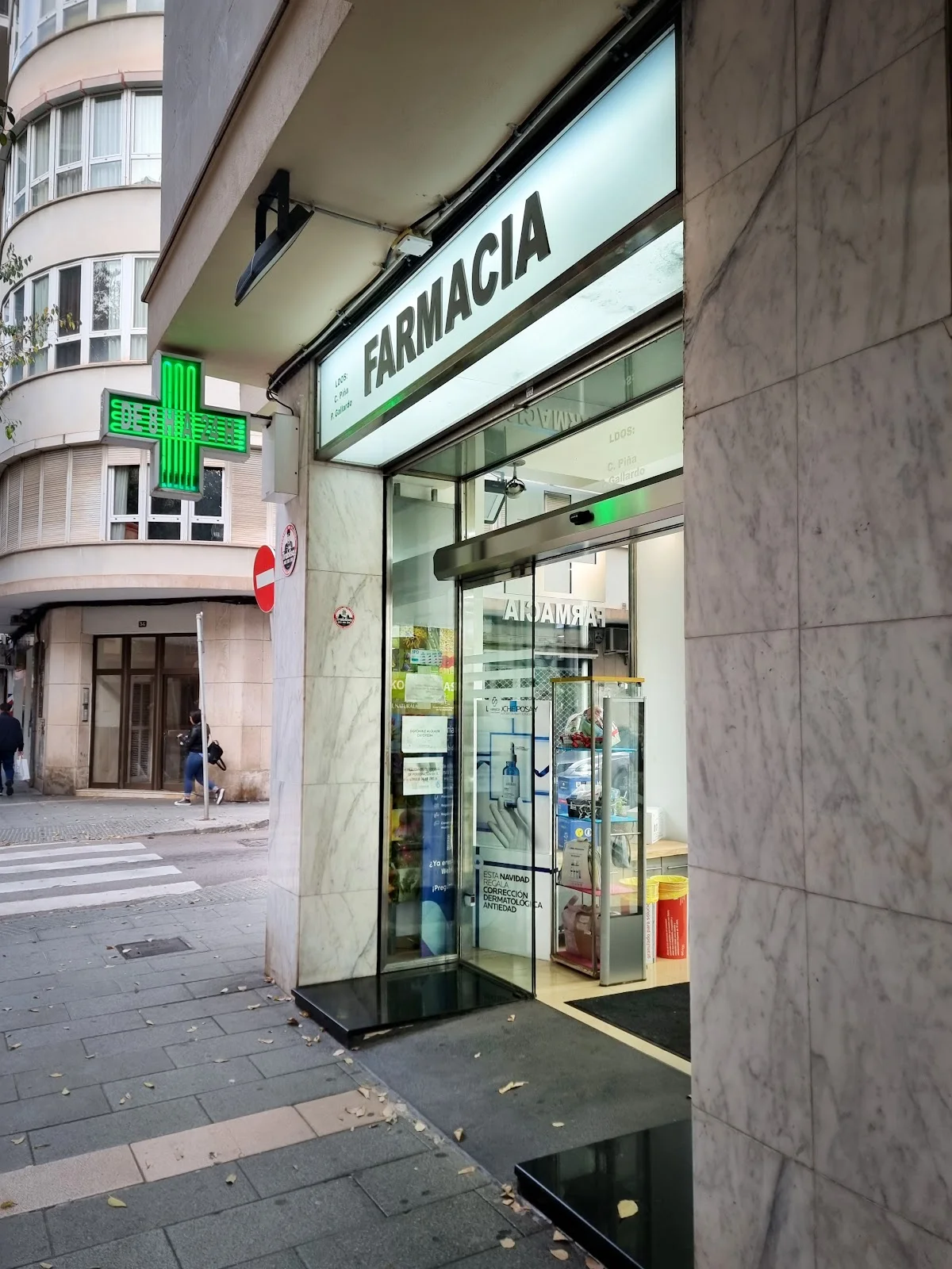 Farmàcia C.Piña - P.Gallardo - Bild 1