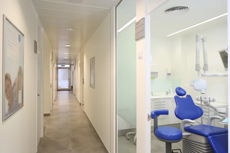 Clínica Dental Milenium Aragó - Bild 2