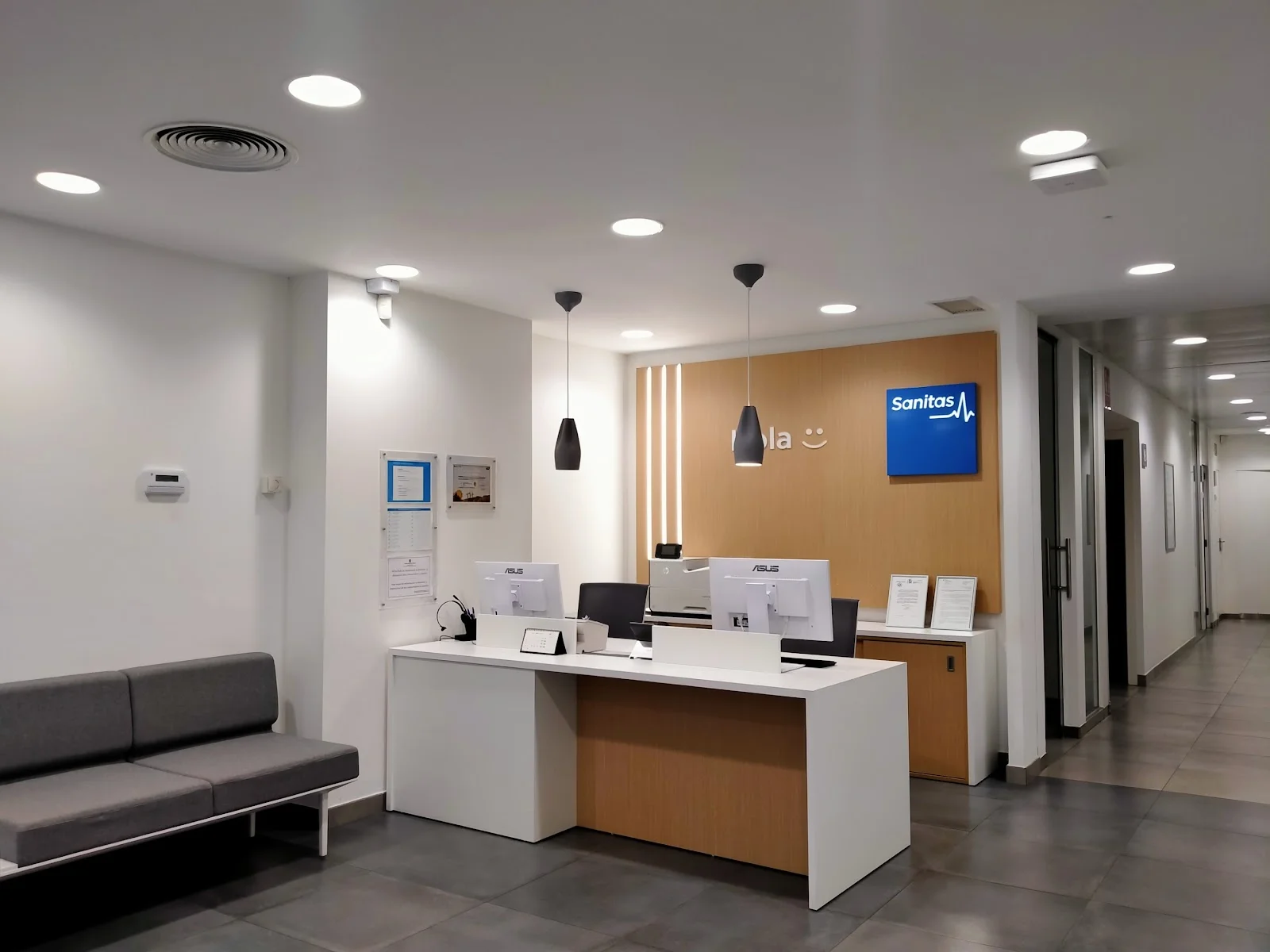 Clínica Dental Milenium Aragó - Bild 10