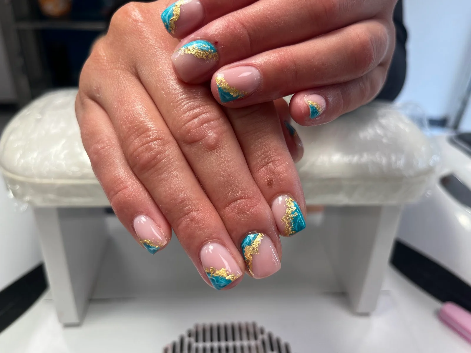 11 Beauty Salon - Bild 1