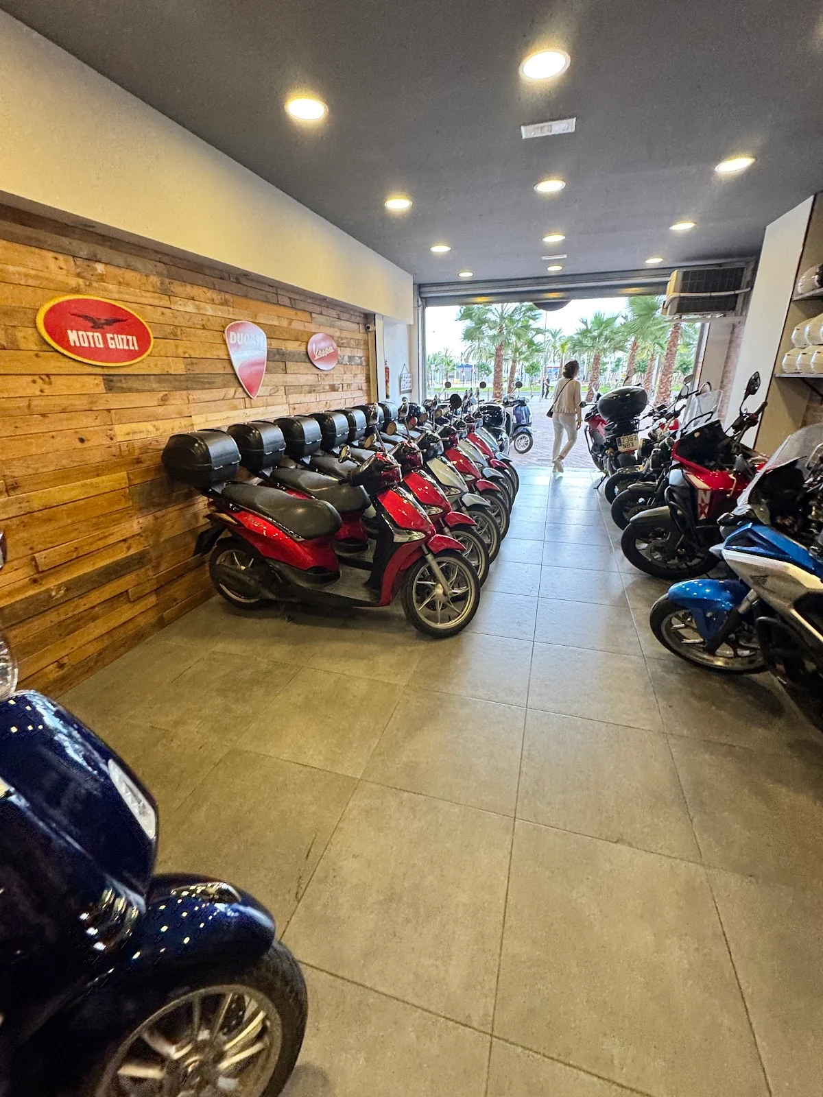 Vintage Motors (Marina) - Bild 2