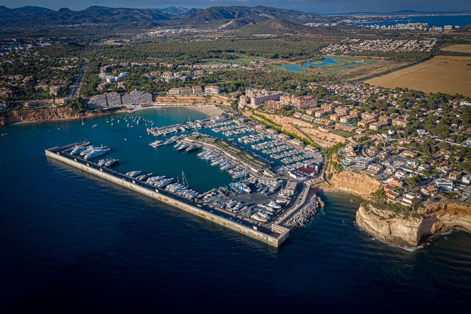 Port Adriano - places auf Mallorca