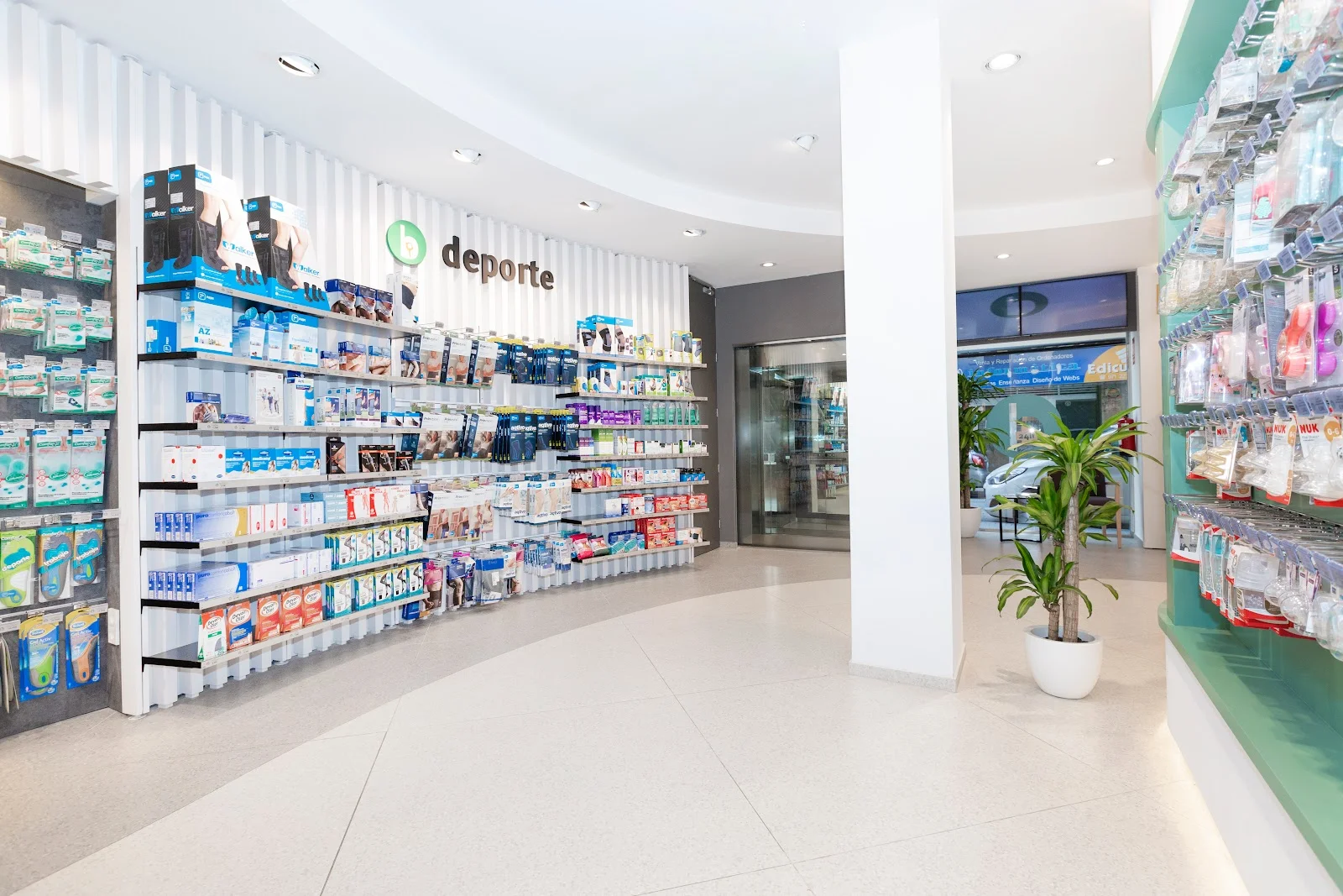 Farmàcia 24 Hores - Bild 3