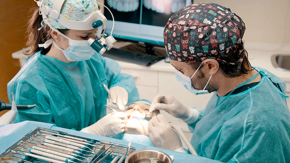 Clínica Dental Franch-Adriaens Odontología Avanzada - Bild 3