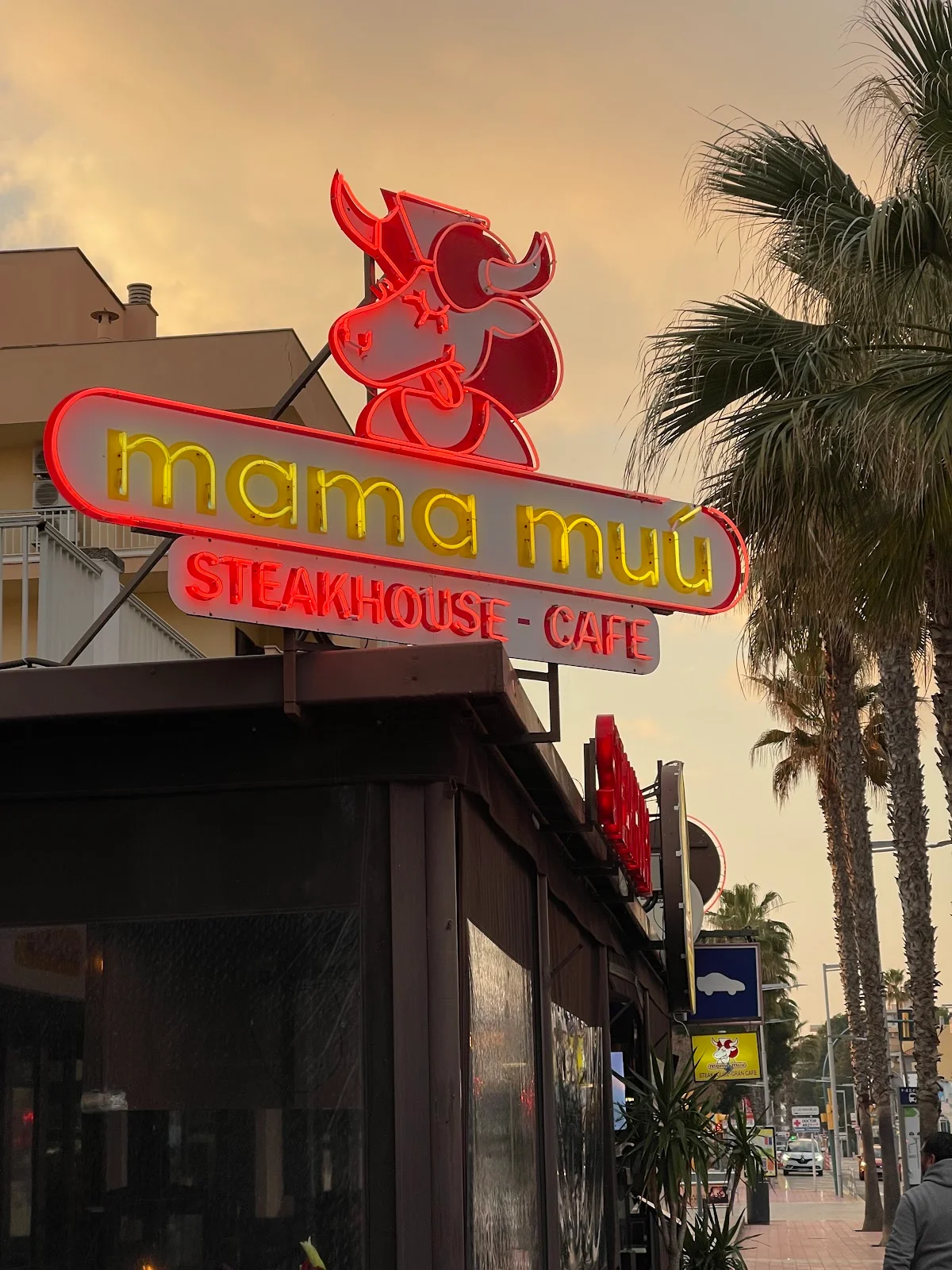 Mama Muú Steakhouse - Cafe - Bild 1
