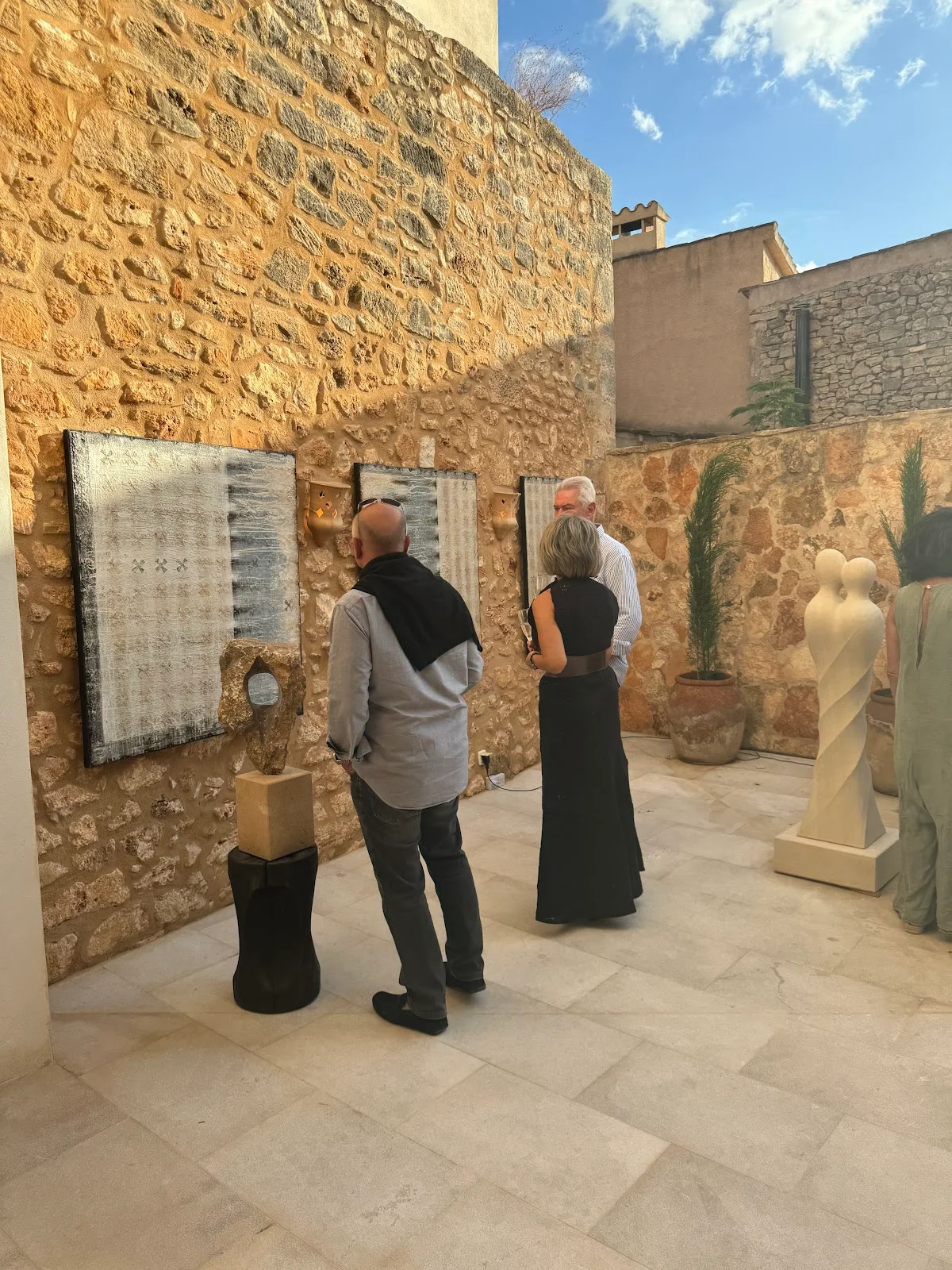 LW Contemporary Art Gallery - Bild 2