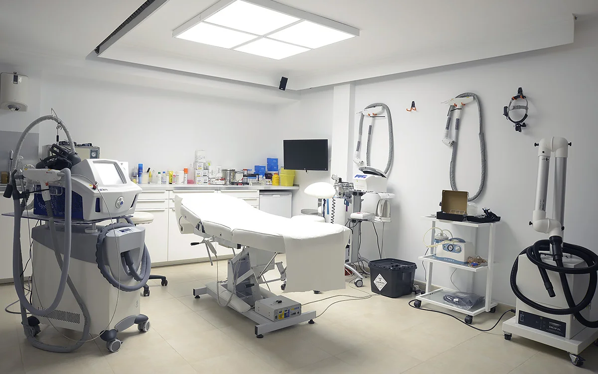 MMG Cirugía plástica y Medicina Estética. Dr García Ceballos - Bild 1