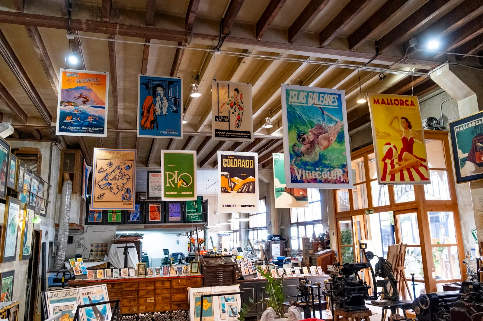 Stick No Bills Global Poster & Fine Art Printworks & Gallery - Bild 2