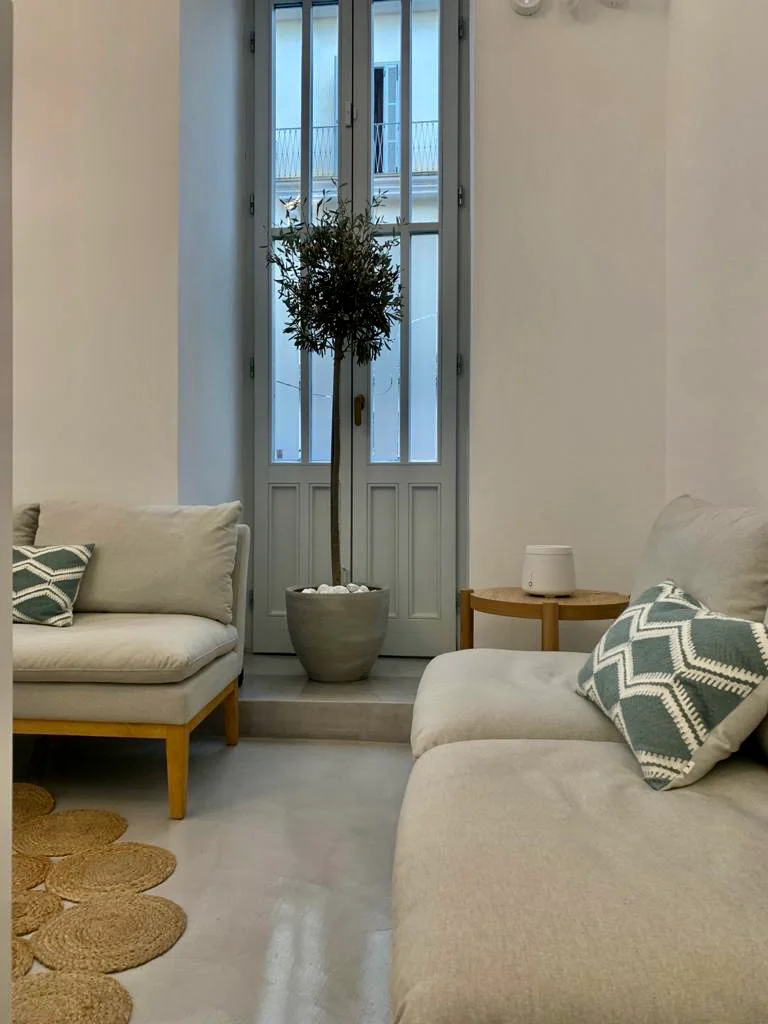 OLIVA Aesthetic & Hair Clinic | Clínica Estética y Capilar - Bild 7